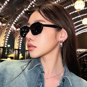 Retro Rectangular Sunglasses For Men Women Fashion European Style Square Frame UV400 Protection Outdoor Travel Sun Glasses