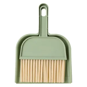 Set mini scopa e paletta con setole morbide per la pulizia di tavoli e davanzali di casa