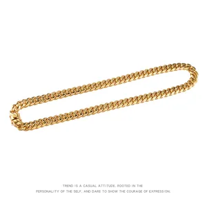 Gouden titaniumstalen Cubaanse schakelketting met een gedetailleerde drakensluiting