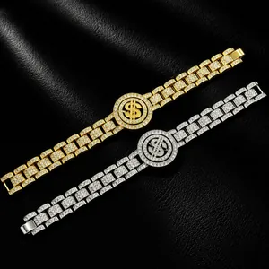Dettaglio di braccialetti hip hop ghiacciati con simbolo del dollaro rotante