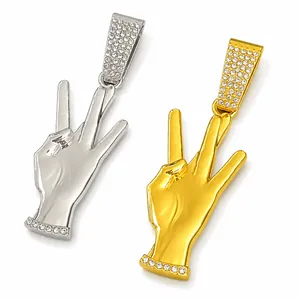 Colgantes de hip hop con gesto de mano de tres dedos en oro y plata con brillantes strass
