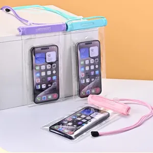 Trois étuis étanches colorés à haute transparence pour téléphone avec cordons de cou