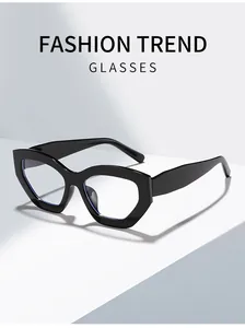 Detailaufnahme einer modischen schwarzen geometrischen Cat-Eye-Blaulichtfilterbrille