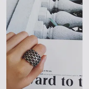 Anillo Retro de Acero de Titanio Hueco Ladrillo de Ciudad para Hombres Mujeres Plata Antigua Chapado en Oro Punk Hip Hop Biker Joyería de Moda