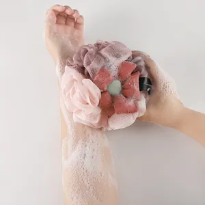 Grande spugna da bagno floreale con schiuma densa per un'esfoliazione della pelle