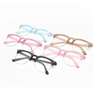 Gafas anti-luz azul para niños de estilo retro en cinco colores vibrantes.