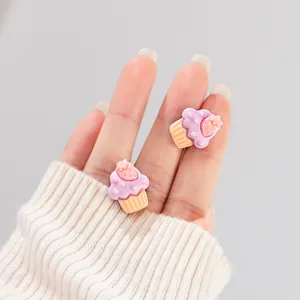Süße Erdbeer-Cupcake Ohrstecker Ins Style Harz Titanstahl Lebensmittel Ohrringe Für Damen Mädchen Geschenk
