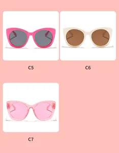 Trois modèles de lunettes de soleil œil de chat pour enfants en rose, crème et paillettes