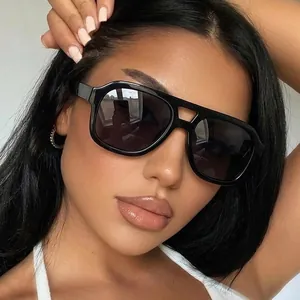Stylish retro double-bridge square frame sunglasses for women in classic black finish