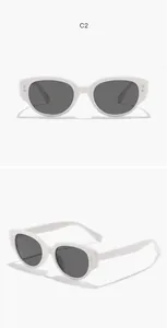 Vues de face et de côté de lunettes de soleil rétro blanches pour enfants UV400