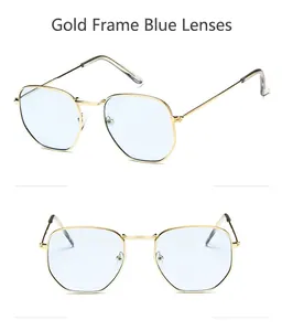 Nahaufnahme einer polygonalen goldenen Metallsonnenbrille mit blauen Gläsern