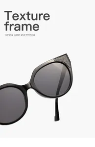 Detalle de gafas de sol de ojo de gato negras con montura brillante y protección UV.