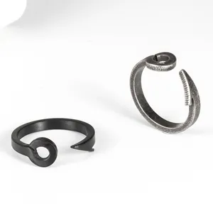 Anello Aperto a Forma di Amo da Pesca in Acciaio al Titanio Vintage per Uomo Donna Gioielli per Anelli da Dito Regolabili Punk Creativi
