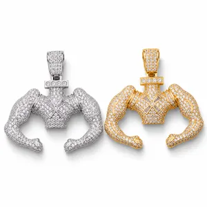Ciondolo uomo muscoloso hip hop ghiacciato con zirconi brillanti per collana uomo moda