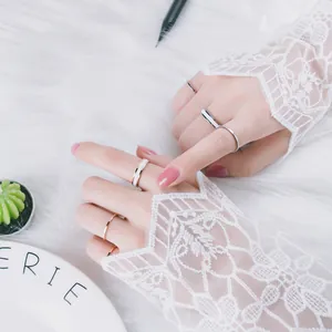 Minimalistische Ringe aus Titanstahl mit schwarz-weißer Emaille für Damen und Paare