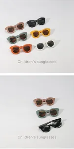 Rundrahmen-Kindersonnenbrille in Macaron-Farben auf weißem Hintergrund präsentiert