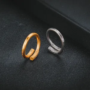 Anillos ajustables Sun Wukong Ruyi Jingu Bang en oro y plata para las parejas set