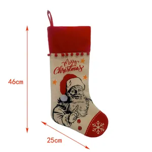 Detaillierte Größenangaben für große rote und Leinen-Weihnachtssocken mit Weihnachtsmann
