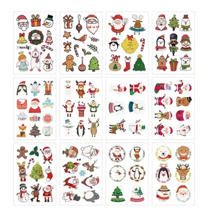 Set mit farbenfrohen Weihnachts-Cartoon-Tattoos für festliche Feiertagspartys