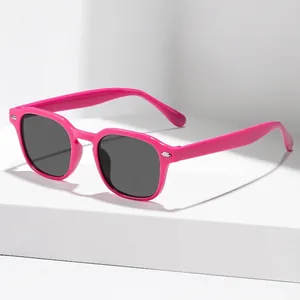 Lunettes de soleil carrées enfants en rose rétro avec verres foncés pour extérieur