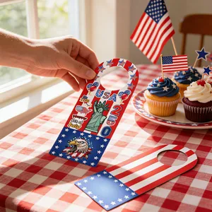 Gros plan d'un accroche-porte du 250e anniversaire des USA avec un thème patriotique