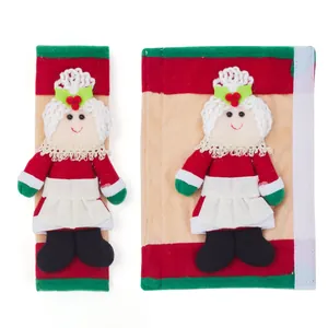 Vue complète des housses de poignée de réfrigérateur de Noël avec décor de la Mère Noël 3D