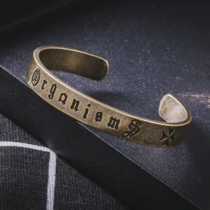 Vintage-Armreif aus Titanstahl mit Organism-Gravur im Gothic-Stil für Damen und Herren