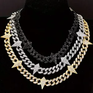 Gelaagde iced out Cubaanse schakelkettingen met doornhangers in goud, zilver en zwart afwerking.