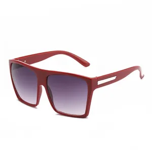 Trendige quadratische Oversize-Sonnenbrille mit rotem Rahmen und lila Verlaufsgas