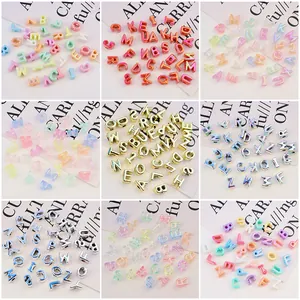 Cuentas de letras de acrílico con baño UV en varios colores para joyería y manualidades DIY