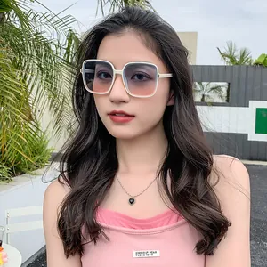 Oversized Square Sunglasses For Women Fashion UV400 Protection Large Frame Retro Shades Stylish Outdoor Travel Eyewear