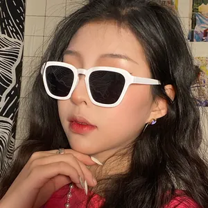 Γυναικεία Τετράγωνα Γυαλιά Ηλίου Ins Fashion Ευρωπαϊκό Μινιμαλιστικό Στυλ Προστασία UV400 Σκελετός PC για Πάρτι Streetwear