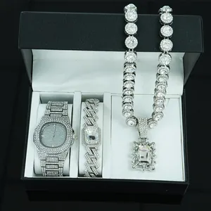 Luxuriöses eisgekühltes Herrenschmuck-Set mit Uhr, Armband und Steinanhänger in Silber