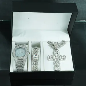 Set regalo gioielli hip hop con ciondolo a croce, bracciale e orologio ghiacciato