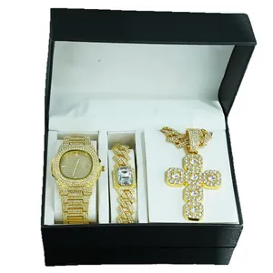Set di gioielli iced-out in oro con collana a croce braccialetto e orologio in regalo