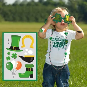 Tatuaggi temporanei per bambini a tema San Patrizio con trifogli e cappelli.