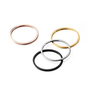 Minimalistischer Ultradünner Titanstahl Polierter Ring für Herren Damen Einfaches Band Stapelbarer Fingerring Modeschmuck Geschenk