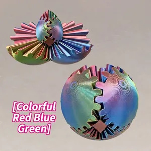3D-geprinte roterende mechanische tandwielbal speelgoed in schitterend rood blauw en groen.