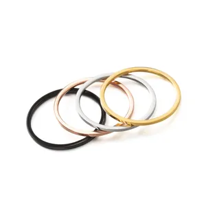 Minimalistische dünne Ringe aus Titanstahl in Gold Silber Roségold und Schwarz