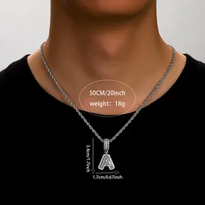 Détail du collier hip-hop avec pendentif lettre A en zircon glacé et dimensions