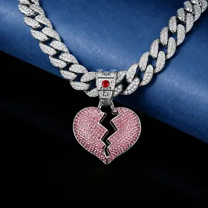 Collana con Ciondolo a Forma di Cuore Spezzato Rosa Hiphop Iced Out per Uomo Donna Catena Cuban in Lega Strass Gioielli alla Moda