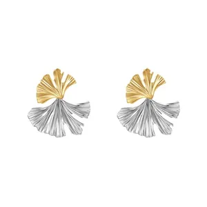 Boucles d'oreilles élégantes en forme de feuille de ginkgo bicolore avec aiguilles en argent 925