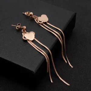 Elegantes pendientes largos de acero inoxidable oro rosa con flecos para mujeres
