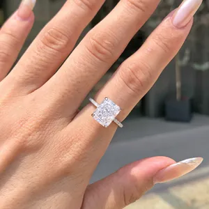 Detail shot of a rectangular cut sparkling zircon ring in S925 sterling silver.