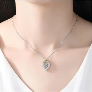 Elegante herzförmige Halskette mit Kronen-Zirkon-Anhänger für Damen als Geschenk