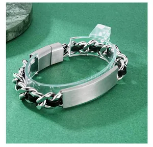 Herrenarmband aus Titanstahl mit polierter, gravierbarer Platte und Panzerketten-Design