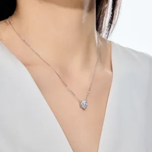 Collier élégant avec pendentif en cœur en argent sterling pour femme style minimaliste