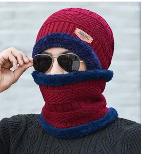 Herren Winter Strickmütze und Schal Set mit warmem Fleecefutter in Burgund und Dunkelblau