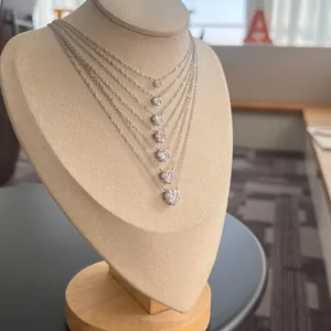 Colliers en argent sterling S925 avec pendentif cœur de différentes tailles, présentés