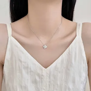 Elegante collana a quadrifoglio in argento sterling S925 con intarsio in conchiglia
